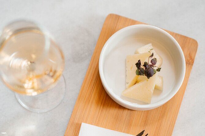 1 Hour Private Four Greek Wine Tasting and Food Pairing in Athens - A realistic picture of the one-hour timeline