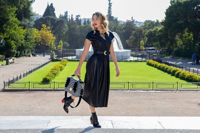 1 Hour Private Photo Session in Athens - National Garden entrance: shade for softer portraits