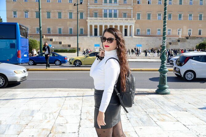 1 Hour Private Photo Session in Athens - Final shots near Syntagma: flexible wrap-up