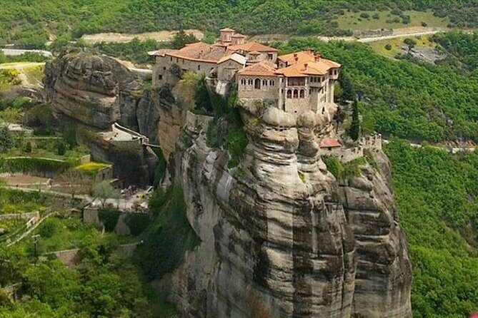2 Day Private Tour to Amazing Delphi & Meteora - Delphi Ancient Town: Apollo’s world, from theatres to museum pieces