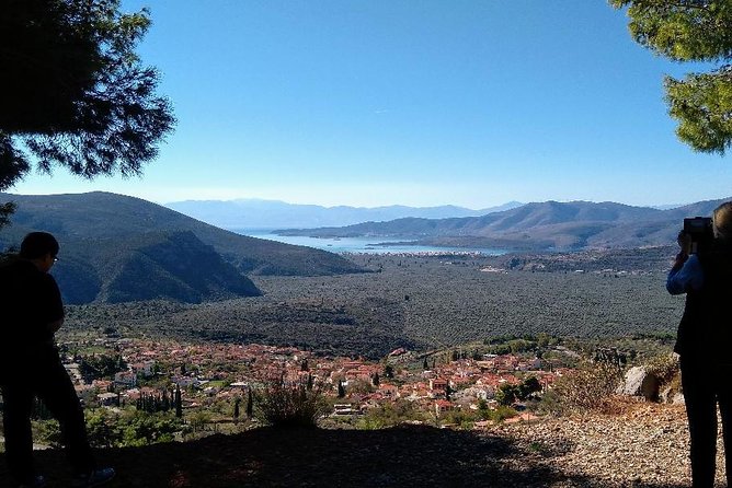 2-Day Private Tour to Delphi & Meteora with Great Lunch included - Amfissa lunch stop: the detour that helps the day feel local