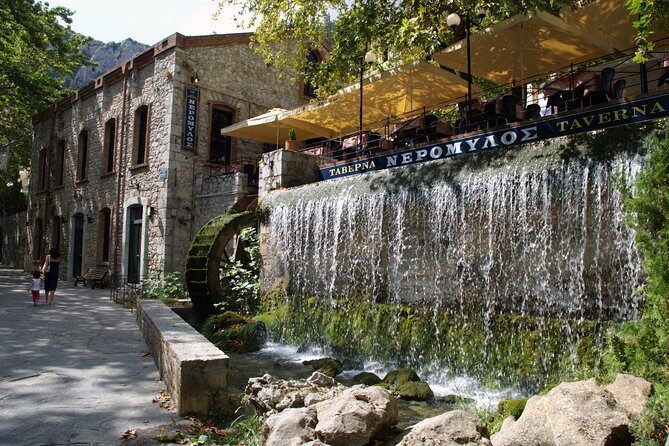 2 Days Private Tour/ Delphi (Apollo Oracle) & Meteora (Orthodox Monasteries) - Overnight in Kastraki: your Meteora base and how hotels affect the flow