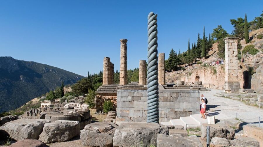 3-day classical Spanish guided tour in Peloponesse & Delphi - Key highlights at a glance