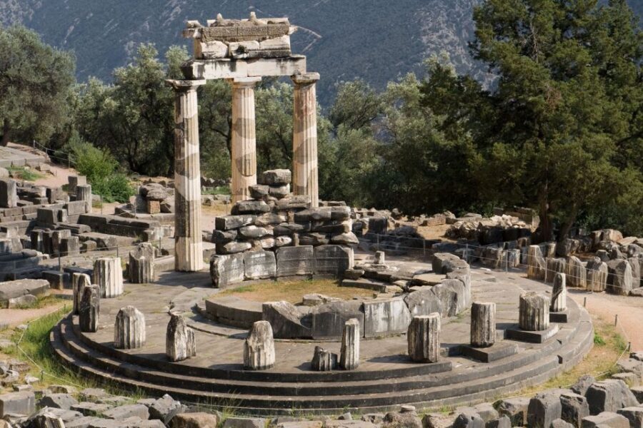 3-day classical Spanish guided tour in Peloponesse & Delphi - Ancient Olympia: The stadium, the museum, and the Olympic idea