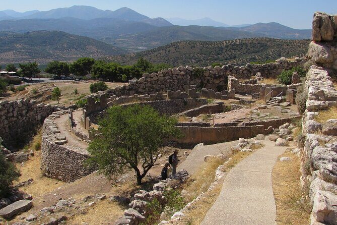 4-Day Private Peloponnese, Delphi and Meteora Tour from Athens - Mycenae and Tiryns ruins: cyclopean stone with a royal-size story