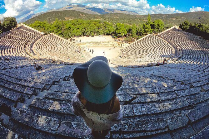 4-Day Private Peloponnese, Delphi and Meteora Tour from Athens - Delphi Archaeological Museum and site: the oracle landscape in real space