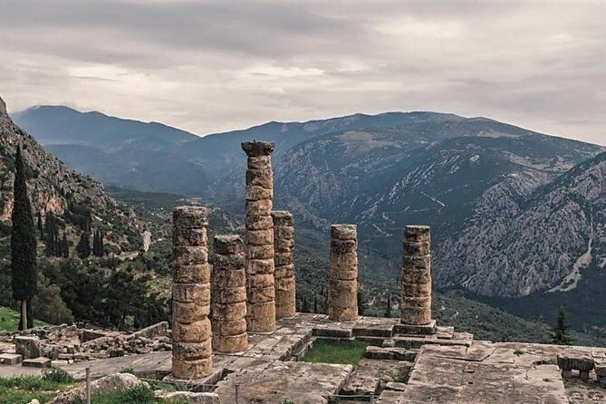 4-Day Private Tour of Classical Greece from Athens - Day 1: Thermopylae battle story, Delphi oracle power, then Olympia at night