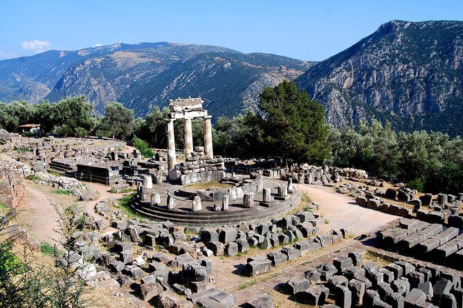 4 Days Private Tour: Corinth - Mycenae - Nafplio - Olympia- Delphi & Meteora - Day 4: Meteora Monasteries on Holy Rocks, Thermopylae, and a Sea Lunch on the Way Back