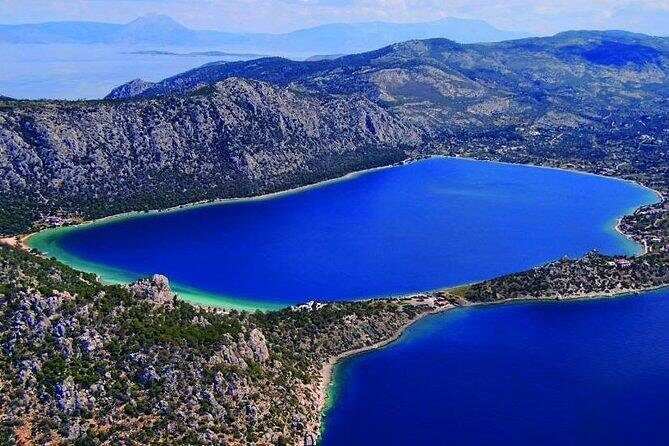 Ancient Corinth, Sanctuary of Hera, Blue Lake & Canal from Athens - The route: Corinth Canal to Acrocorinth to the ruins below
