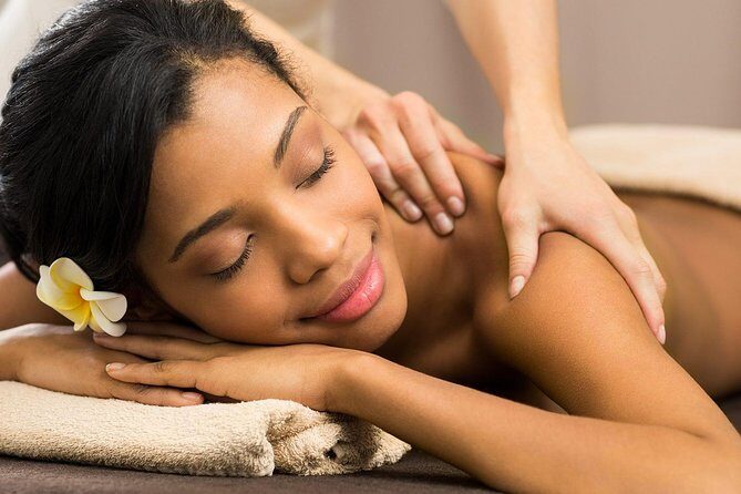 Aroma Massage - Enjoy a complete Spa experience from the comfort of your room - Choosing your massage style: from Swedish to Ancient Greek