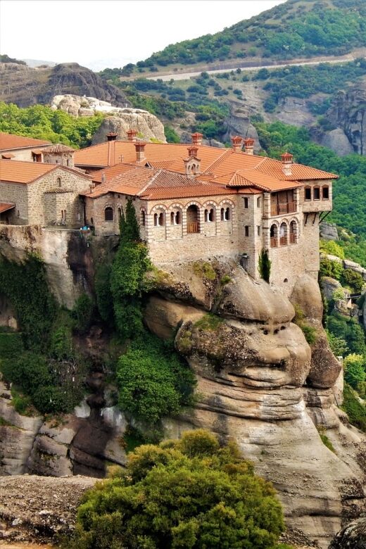 Athens: 2-Day Meteora Tour in Spanish with Guide & Hotel - Key highlights worth prioritizing