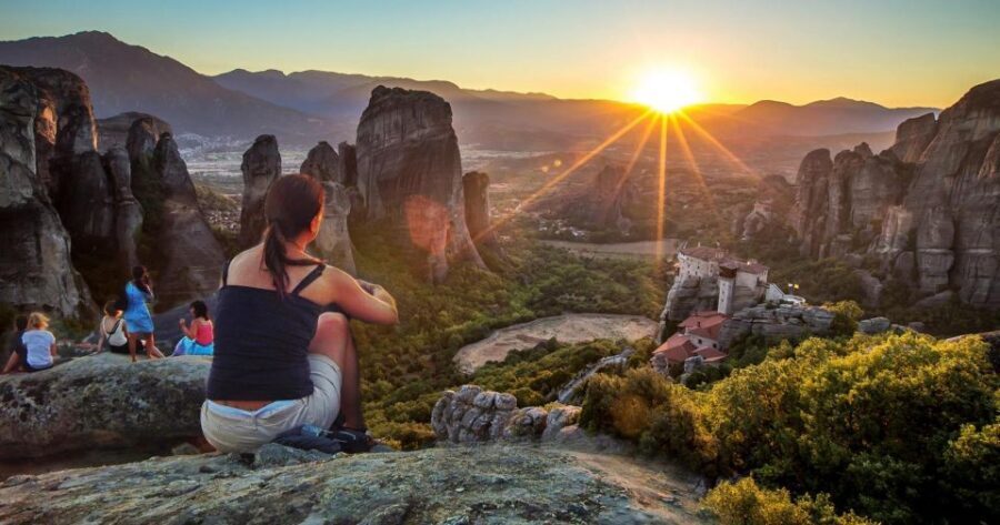 Athens: 2-Day Meteora Tour in Spanish with Guide & Hotel - Practical tips for Meteora Thrones (what I’d do before you go)