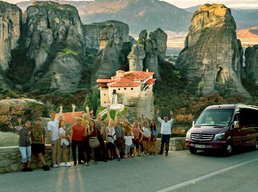 Athens: 2-Day Meteora Tour in Spanish with Guide & Hotel - Two days in Meteora: how this tour’s rhythm works