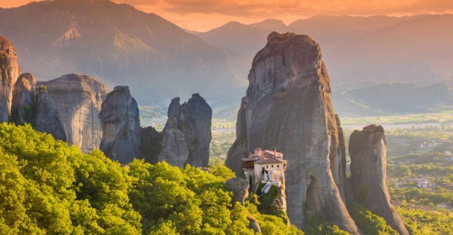 Athens: 3-Day Trip to Meteora with Tours, Museum & Hotel - How the 07:45 Athens-to-Kalambaka bus shapes your whole trip