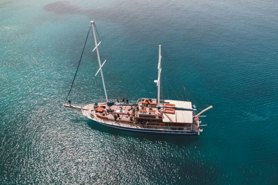 Athens: 3-Hour Sunset Cruise with Swim Stop, Snacks & Drinks - The First Hour on Board: Welcome Drinks, Snacks, and Settling In