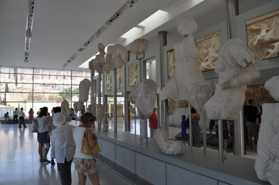 Athens: Acropolis Museum Private Guided Tour - Koures and Kores: learning how to read ancient figures