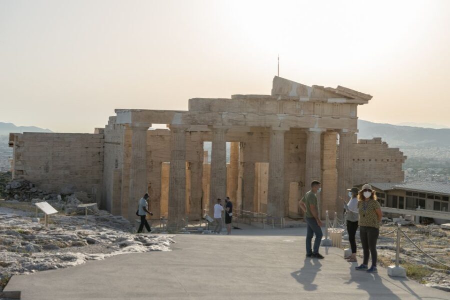 Athens: Acropolis & Plaka Neighborhood Private Walking Tour - Starting at Makrigianni 7: the easy way to meet up