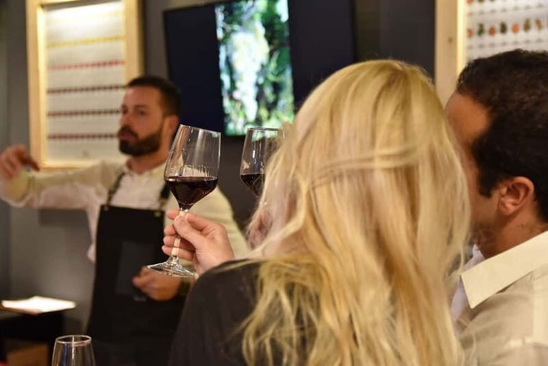 Athens: Acropolis Wine Tasting with Cheese and Olives - Cheese, Olives, and Bread Rusks: The Pairing That Makes It Click