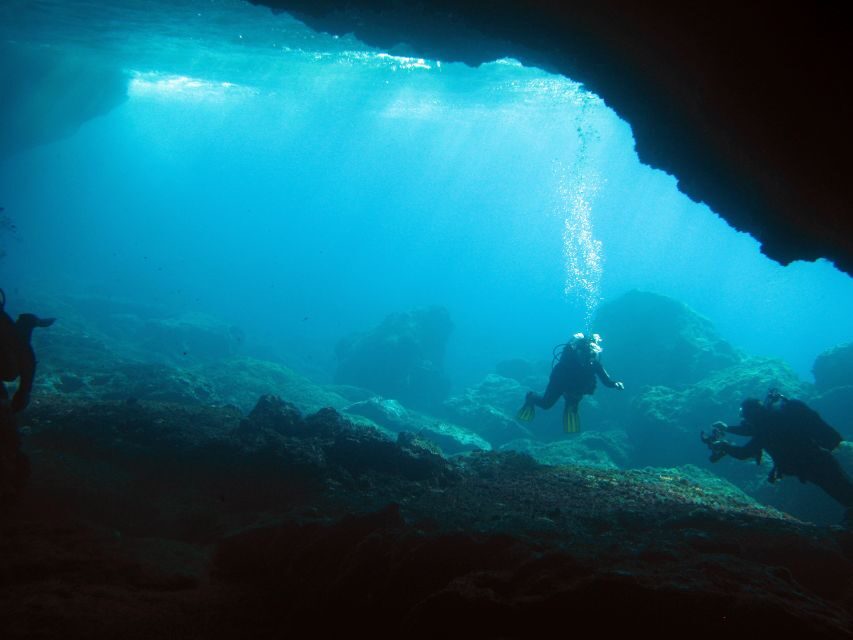 Athens: Adventure Dives in Nea Makri for Certified Divers - Getting to Nea Makri: fast access to calmer water