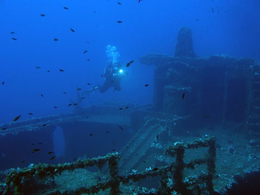 Athens: Adventure Dives in Nea Makri for Certified Divers - Meeting point at Frinis 20 and how the day actually runs