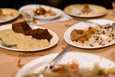 Athens After Dark: Night-Time Food Tour of the Ancient City - Mezze at a local taverna: how the meal part stays enjoyable