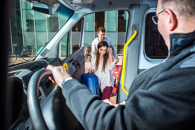 Athens Airport Arrival Transfer to Hotels or Addresses in Athens - Waiting Time That Matches Real Flight Delays