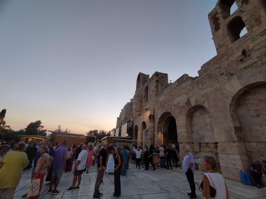Athens and Piraeus: Private Night Tour - Temple of Zeus, Arch of Hadrian, and the big signals of ancient Athens