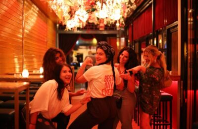 Athens at Twilight Night Tour with Drinks and Meze Dishes - The meeting point in Syntagma Square and what to wear