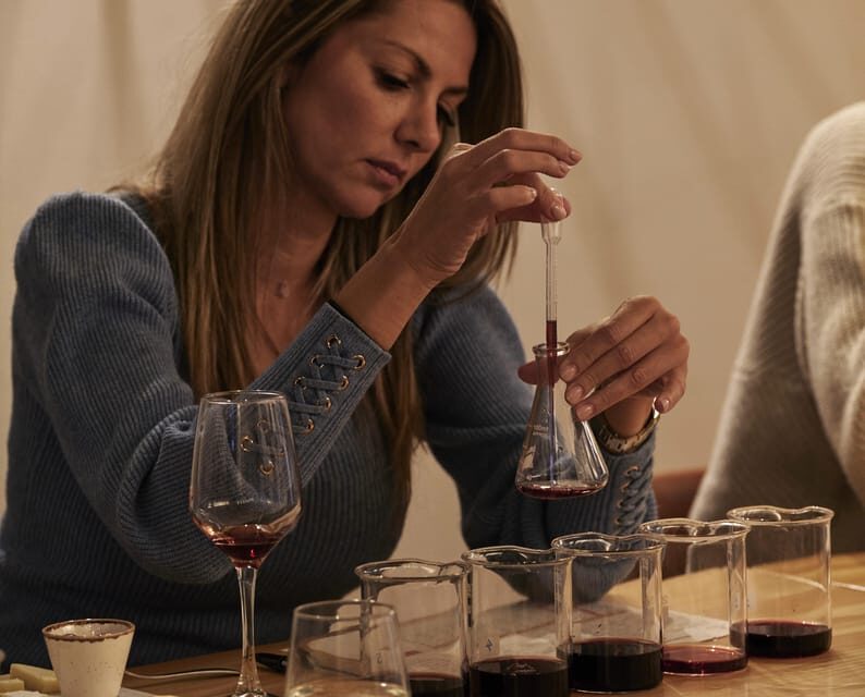 Athens: Create Your Own Wine-Workshop under the Acropolis - The tasting lesson that actually sticks: smell, texture, and aroma notes