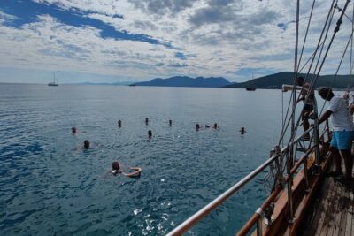 Athens cruise: Agistri, Moni/Metopi, Aegina with lunch & drinks - Getting on board at Marina Zeas: timing and the included start