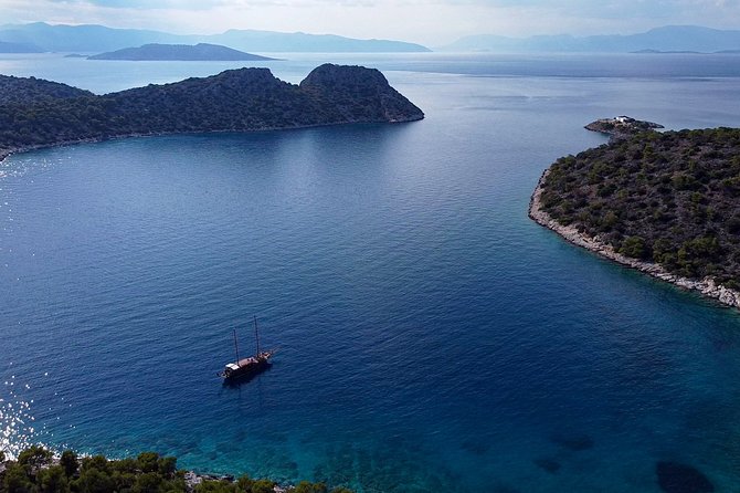 Athens Day Cruise: 3 Islands Tour in the Saronic Gulf with Lunch - Aegina stop: pistachios, Apollo’s Kolona, and a walkable end to the day