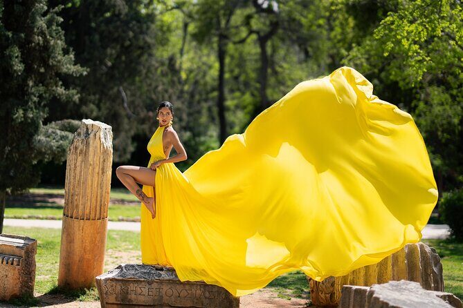Athens: Flying Dress Photoshoot "Marilyn Package" - Finishing touches: support, water, and the small comforts