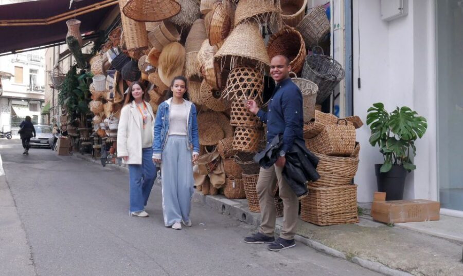 Athens: Food Tasting Tour in Plaka with Central Market Visit - Key highlights to watch for