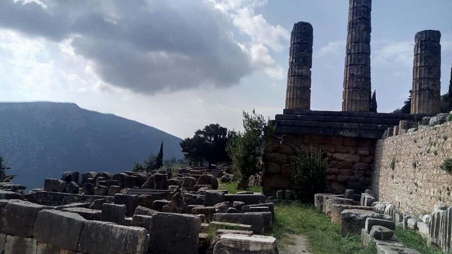Athens: Full Day Trip Delphi and Arachova - Lunch and Free Time in Delphi: How to Use the 30 Minutes