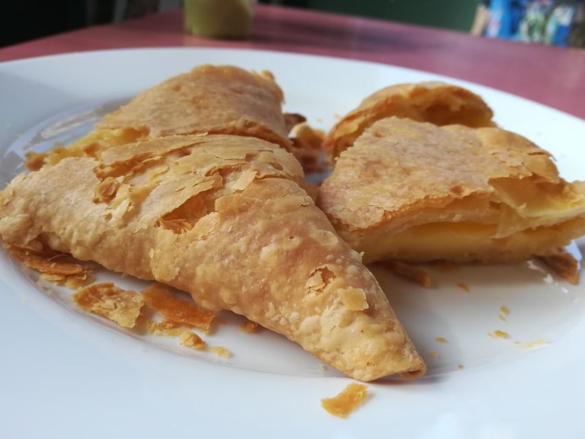 Athens: Gastronomic Vegan Group Walking Tour - Why this 3-hour vegan walk works in Athens