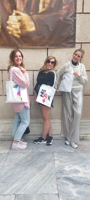 Athens: Graffiti Workshop and Tote Bag Painting Experience - Timing and Group Size: What a Small Group Really Changes