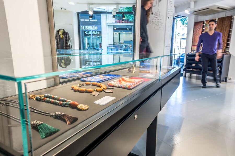 Athens: Greek Fashion Shopping Tour with a Local Expert - Syntagma Square jewelry shops: fresh designs and unexpected materials