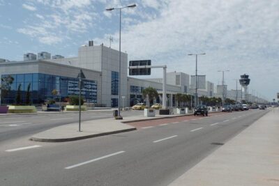 Athens Hotels to Athens Airport Private Departure Transfer - Choosing the right Mercedes: sedans for 1–2, mini-vans for 3–7