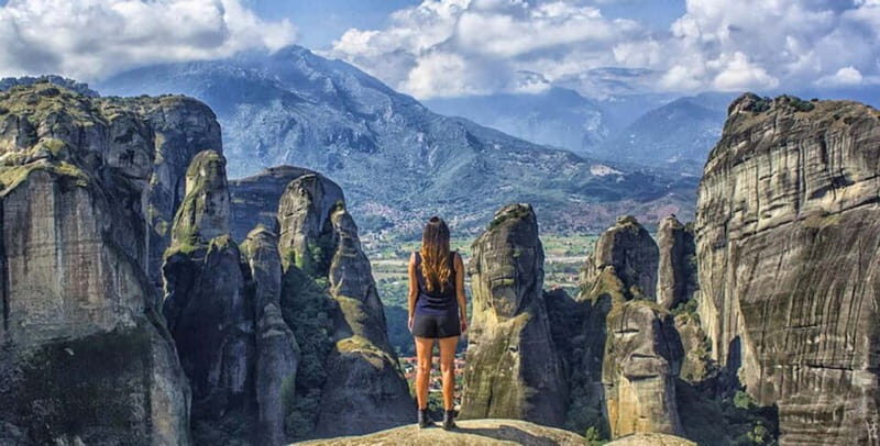 Athens: Meteora Day Trip in Spanish with Live Guide & Lunch - Meteora from Athens: the long day that’s worth planning for