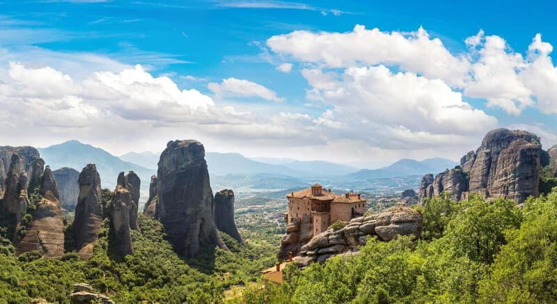 Athens: Meteora Day Trip in Spanish with Live Guide & Lunch - On Meteora time: viewpoints, photo stops, and the minibus loop