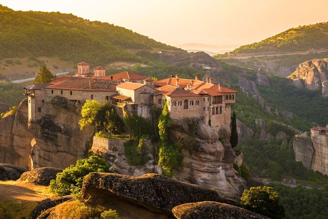 Athens: Meteora Monasteries Tour with Local Guide and Greek Lunch - Hidden caves and hermit stories: where the guide adds real value