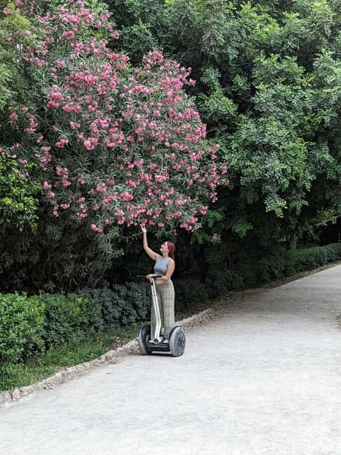 Athens Modern Olympics Segway Tour - Presidential Guards Tsolias: the highlight that earns its hype