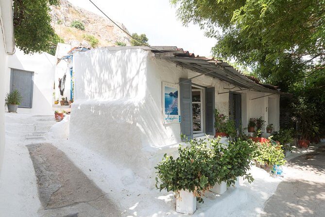 Athens Photography Tour - Stop 4: Plaka for Street-Level Athens and Better Backgrounds