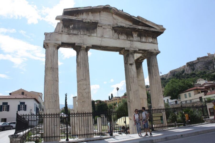 Athens: Plaka to Acropolis Smartphone Audio Tour - Anafiotika detour: a small neighborhood that changes the mood