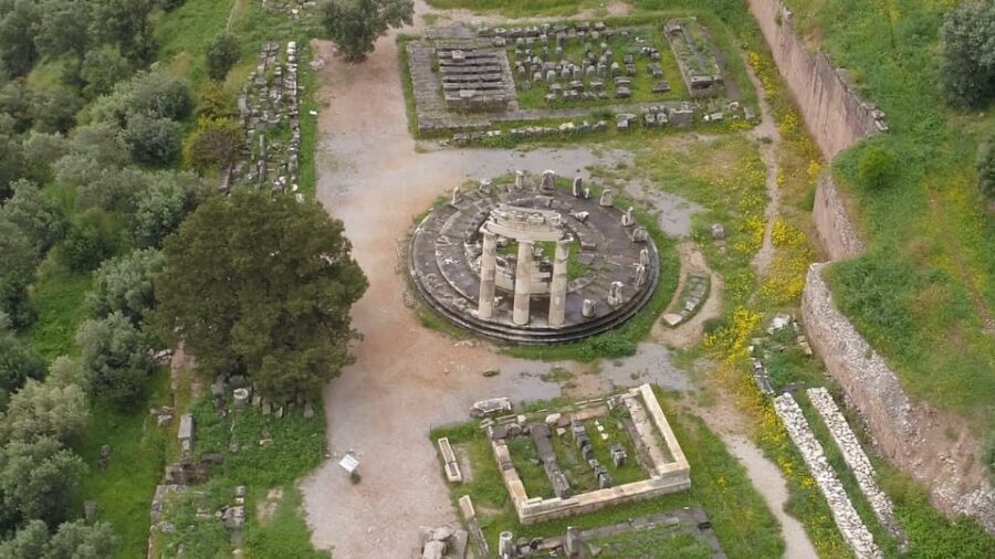 Athens: Private Tour of Delphi, Delphi Museum, and Arachova - Delphi Museum: Where the Masterpieces Make Sense