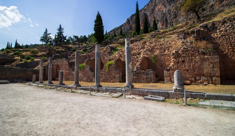 Athens: Private Tour of Delphi, Delphi Museum, and Arachova - The Lunch Break at To Patriko Mas (With Itea Views)