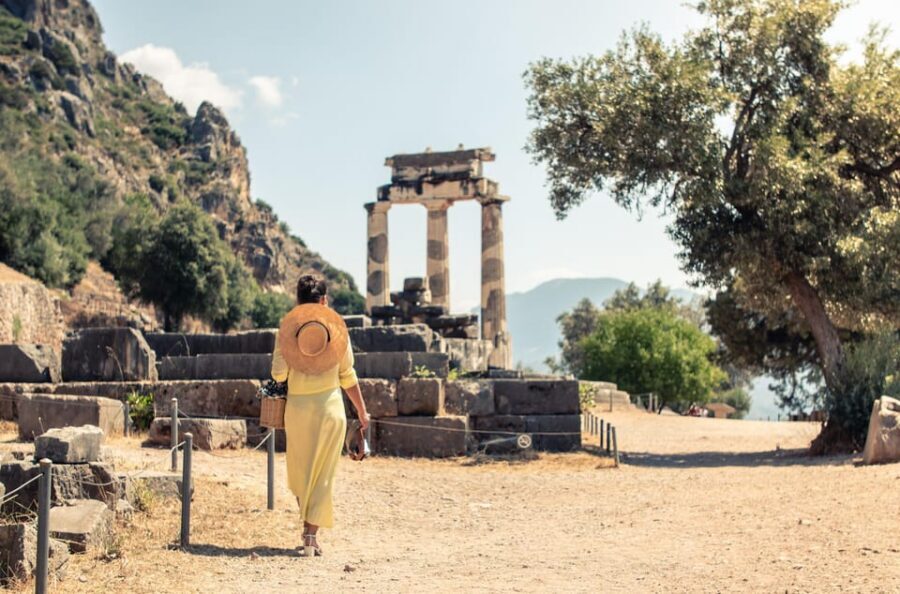 Athens: Private Tour of Delphi, Delphi Museum, and Arachova - Price and Value: Is $320 per Person a Fair Deal?