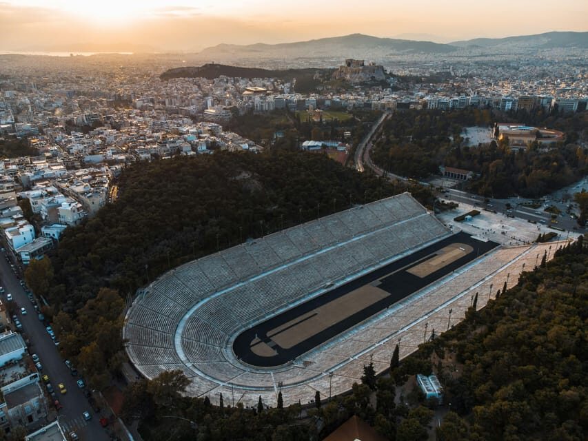 Athens Private Walking Tour in Spanish - Roman Agora and Hadrian’s Library ruins: Athens through layers