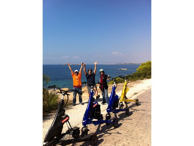 Athens Riviera Trikke Bike Tour & Vouliagmeni Lake - Kavouri Beach to the Mainland: The Narrow Sandy Isthmus Moment
