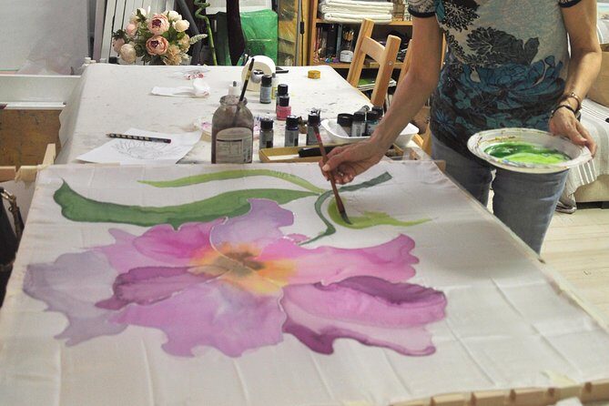 Athens: Small Group Silk Scarf Art Workshop with Greek Themes - Who should book this workshop (and who should think twice)